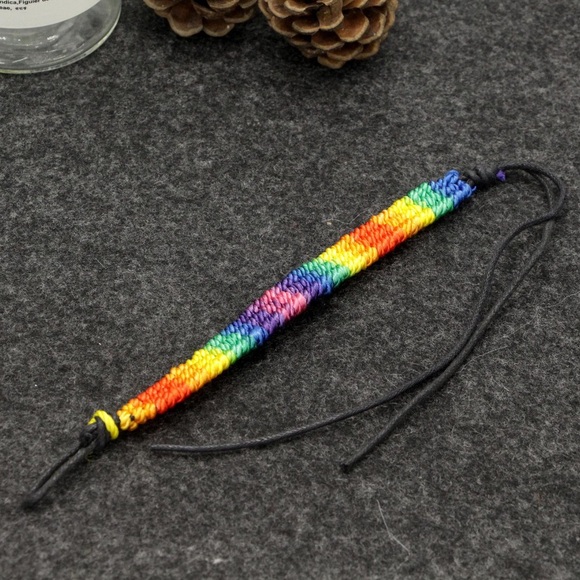 🌈 RAINBOW 🌈 FRIENDSHIP TIE BRACELET ADJUSTABLE - Picture 2 of 4